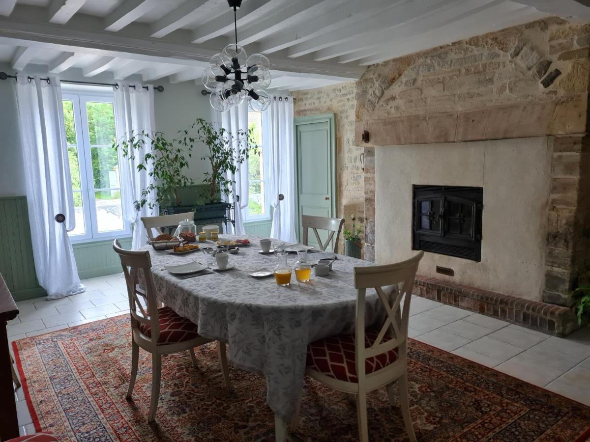 Domaine De La Cour Vautier Bed & Breakfast Mandeville-en-Bessin Exterior photo