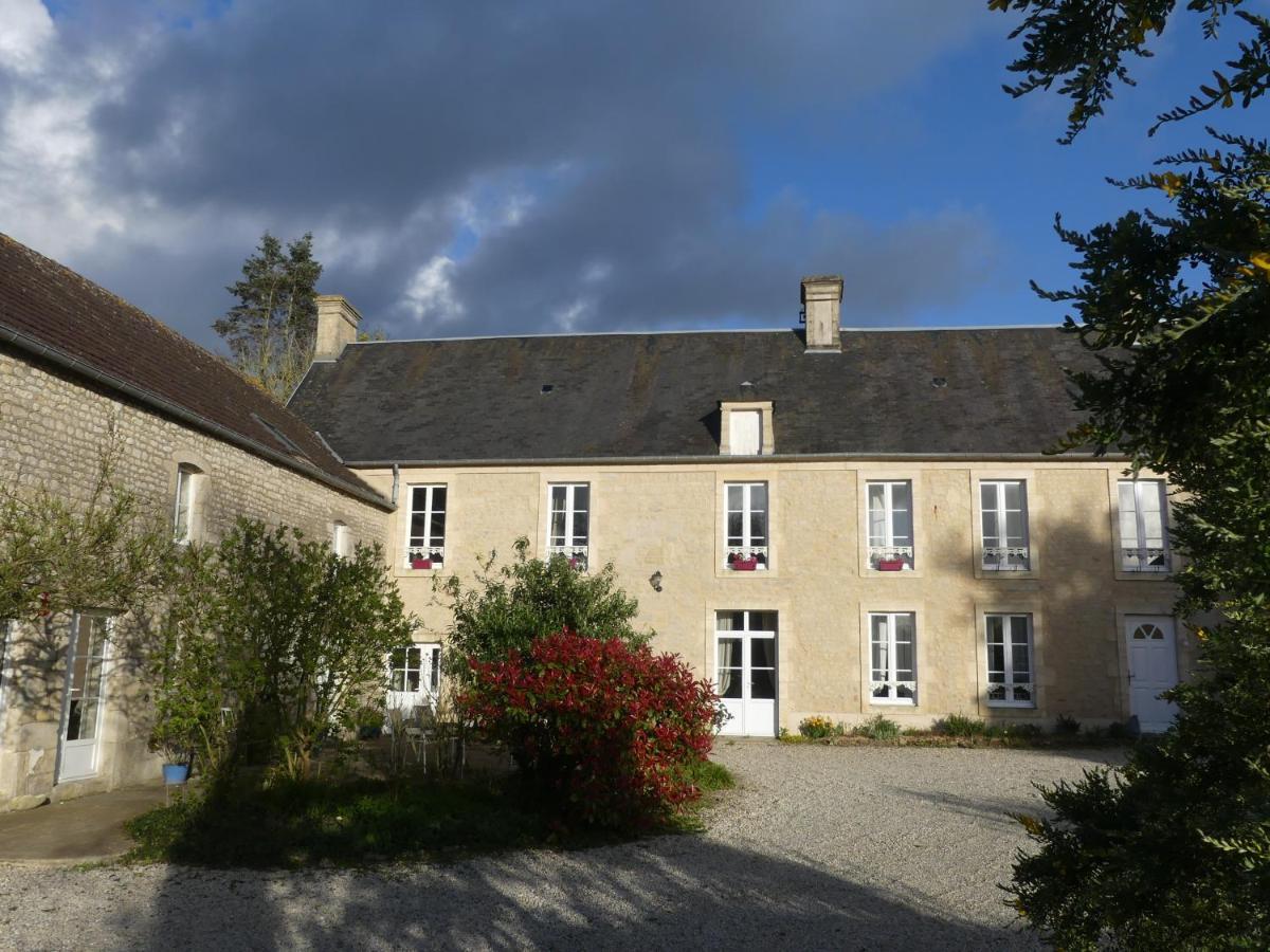 Domaine De La Cour Vautier Bed & Breakfast Mandeville-en-Bessin Exterior photo