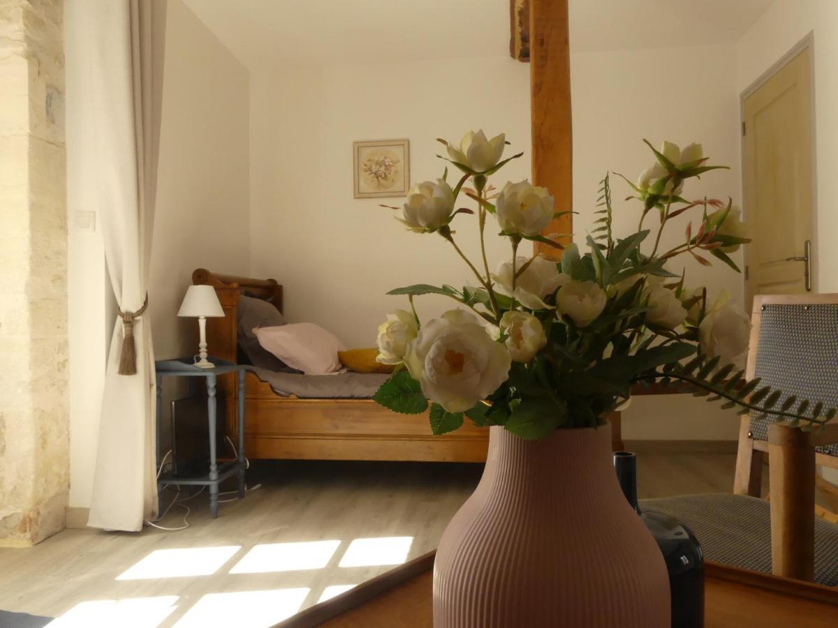 Domaine De La Cour Vautier Bed & Breakfast Mandeville-en-Bessin Exterior photo
