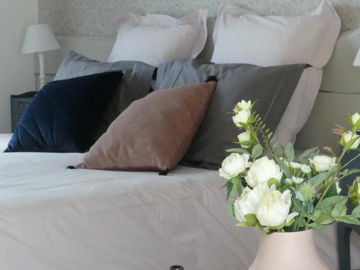 Domaine De La Cour Vautier Bed & Breakfast Mandeville-en-Bessin Exterior photo