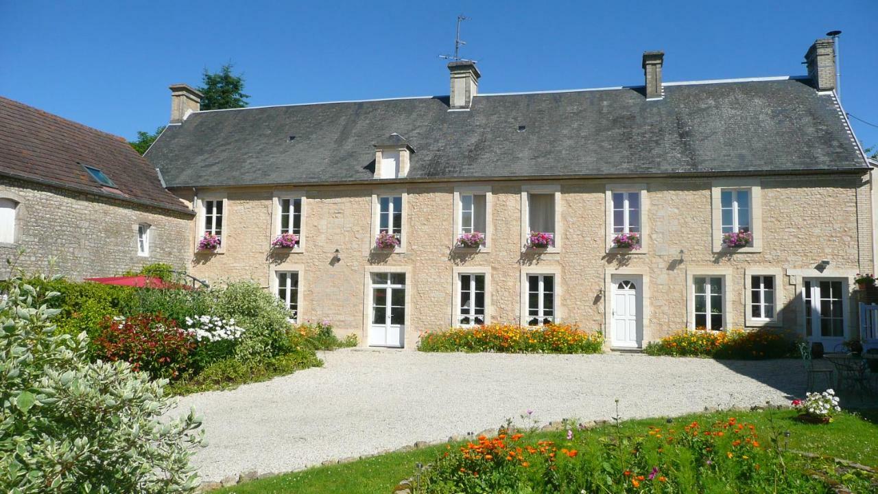 Domaine De La Cour Vautier Bed & Breakfast Mandeville-en-Bessin Exterior photo